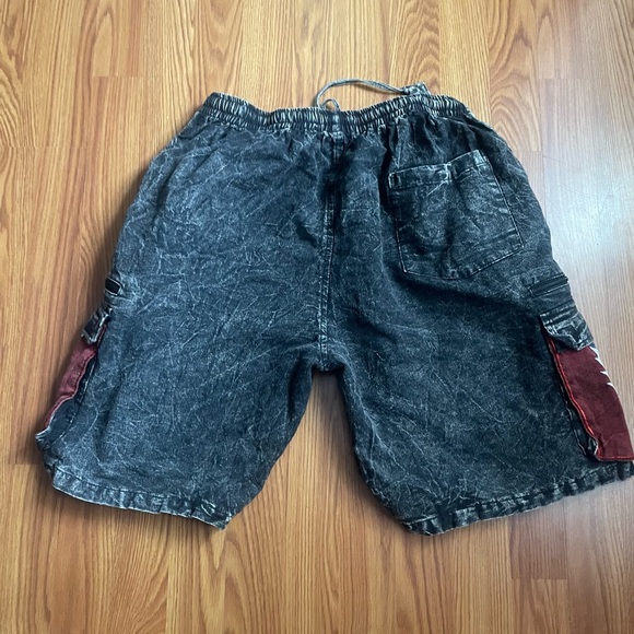 Men's Black Cargo Shorts - Picture 4 of 4